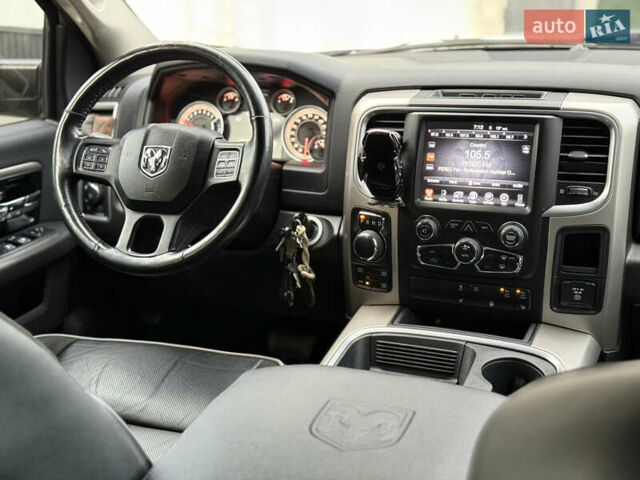 Белый Додж RAM 1500, объемом двигателя 5.66 л и пробегом 150 тыс. км за 40000 $, фото 34 на Automoto.ua