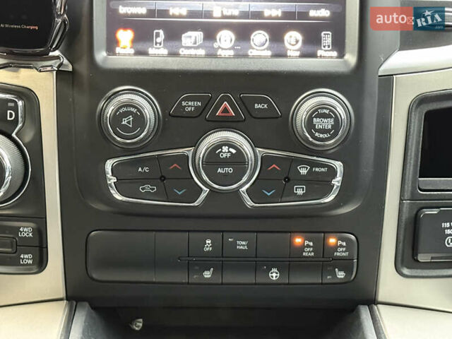 Белый Додж RAM 1500, объемом двигателя 5.66 л и пробегом 150 тыс. км за 40000 $, фото 36 на Automoto.ua