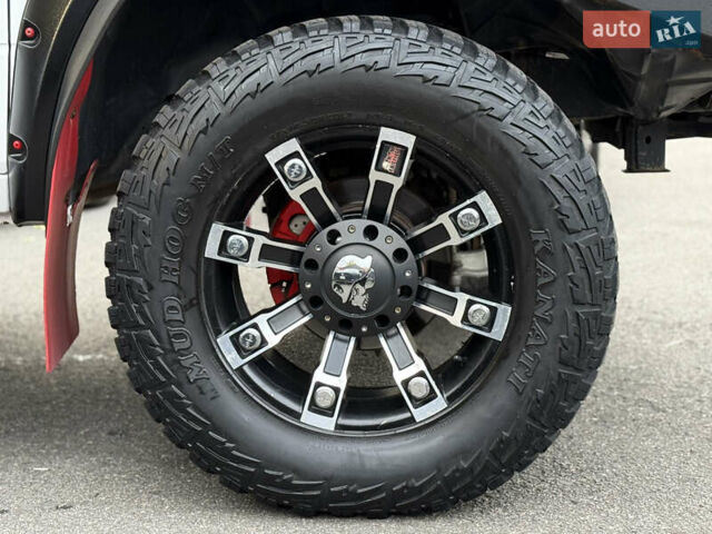 Белый Додж RAM 1500, объемом двигателя 5.66 л и пробегом 150 тыс. км за 40000 $, фото 17 на Automoto.ua