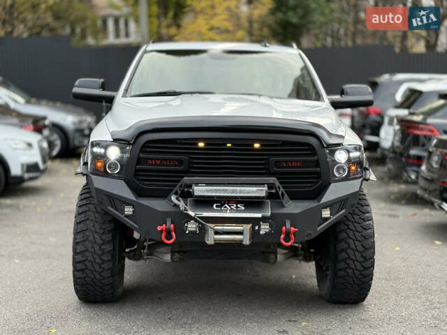 Белый Додж RAM 1500, объемом двигателя 5.66 л и пробегом 150 тыс. км за 40000 $, фото 4 на Automoto.ua