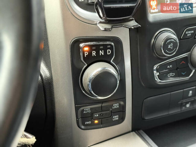 Белый Додж RAM 1500, объемом двигателя 5.66 л и пробегом 150 тыс. км за 40000 $, фото 23 на Automoto.ua