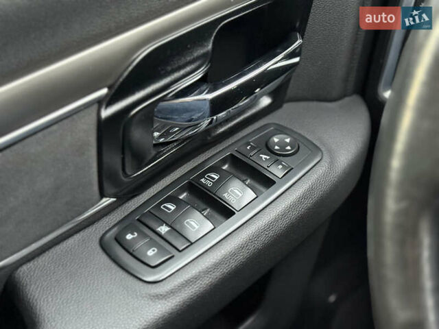 Белый Додж RAM 1500, объемом двигателя 5.66 л и пробегом 150 тыс. км за 40000 $, фото 25 на Automoto.ua