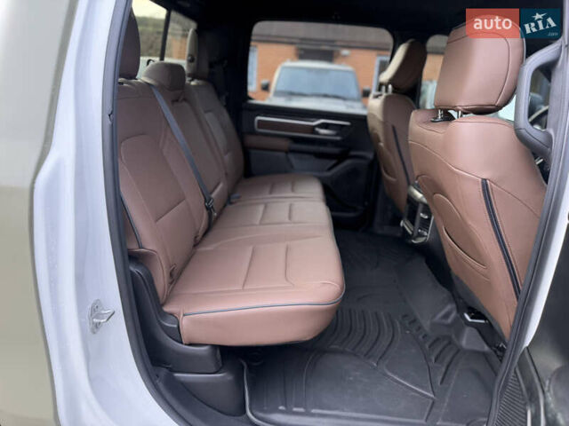 Белый Додж RAM 1500, объемом двигателя 5.65 л и пробегом 41 тыс. км за 50000 $, фото 24 на Automoto.ua