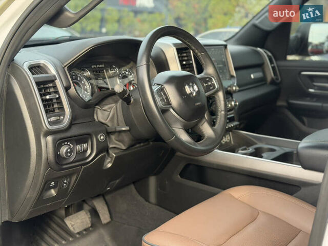 Белый Додж RAM 1500, объемом двигателя 5.65 л и пробегом 41 тыс. км за 50000 $, фото 8 на Automoto.ua