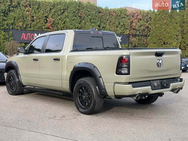 Белый Додж RAM 1500, объемом двигателя 5.65 л и пробегом 41 тыс. км за 50000 $, фото 3 на Automoto.ua