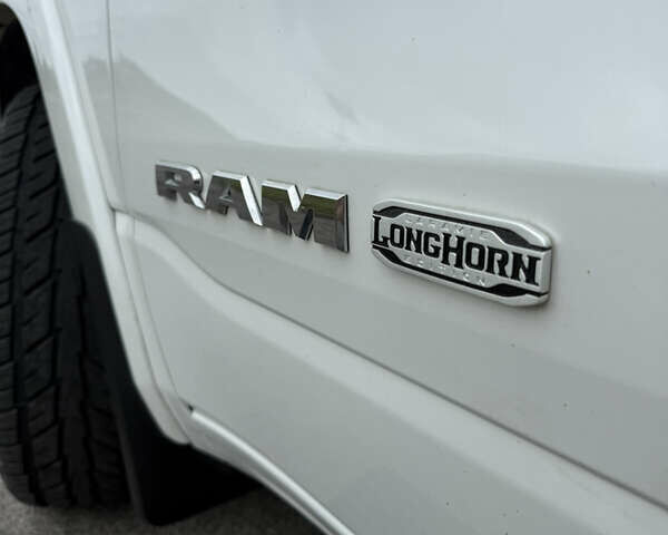 Белый Додж RAM 1500, объемом двигателя 5.7 л и пробегом 139 тыс. км за 44999 $, фото 12 на Automoto.ua