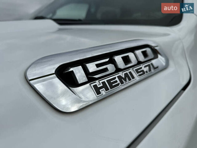 Белый Додж RAM 1500, объемом двигателя 5.7 л и пробегом 139 тыс. км за 44999 $, фото 28 на Automoto.ua