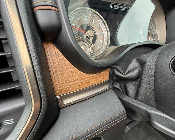 Белый Додж RAM 1500, объемом двигателя 5.7 л и пробегом 139 тыс. км за 44999 $, фото 21 на Automoto.ua