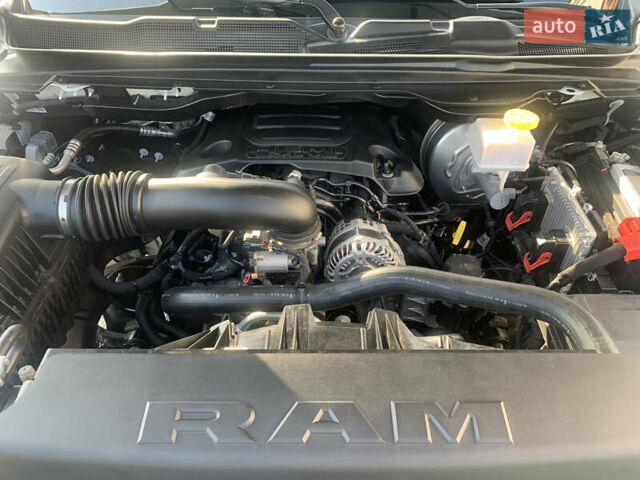 Белый Додж RAM 1500, объемом двигателя 5.7 л и пробегом 22 тыс. км за 42490 $, фото 39 на Automoto.ua