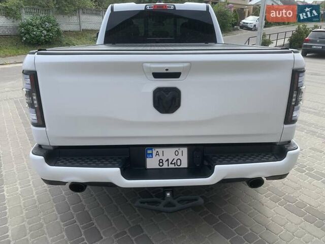 Белый Додж RAM 1500, объемом двигателя 5.7 л и пробегом 22 тыс. км за 42490 $, фото 16 на Automoto.ua
