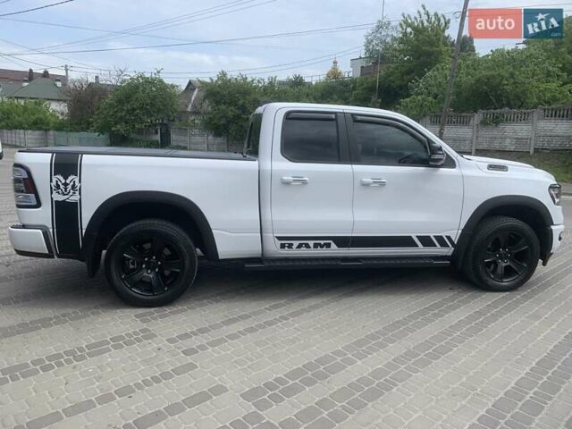 Белый Додж RAM 1500, объемом двигателя 5.7 л и пробегом 22 тыс. км за 42490 $, фото 9 на Automoto.ua