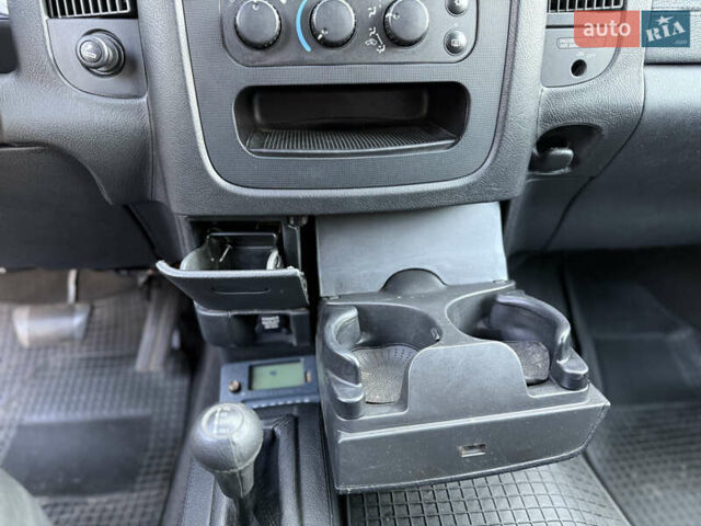 Черный Додж RAM 1500, объемом двигателя 4.7 л и пробегом 82 тыс. км за 8700 $, фото 23 на Automoto.ua