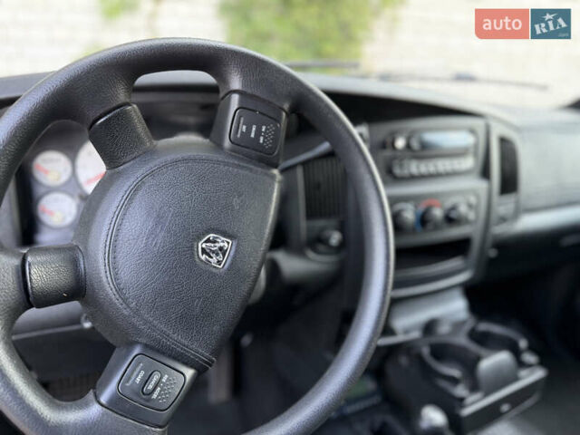 Черный Додж RAM 1500, объемом двигателя 4.7 л и пробегом 82 тыс. км за 8700 $, фото 21 на Automoto.ua