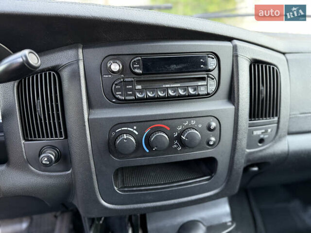 Черный Додж RAM 1500, объемом двигателя 4.7 л и пробегом 82 тыс. км за 8700 $, фото 22 на Automoto.ua