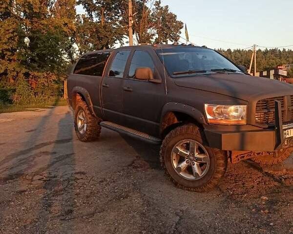 Черный Додж RAM 1500, объемом двигателя 4.7 л и пробегом 160 тыс. км за 10000 $, фото 6 на Automoto.ua