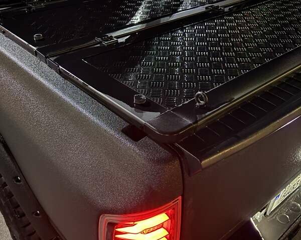 Черный Додж RAM 1500, объемом двигателя 5.65 л и пробегом 170 тыс. км за 27000 $, фото 11 на Automoto.ua