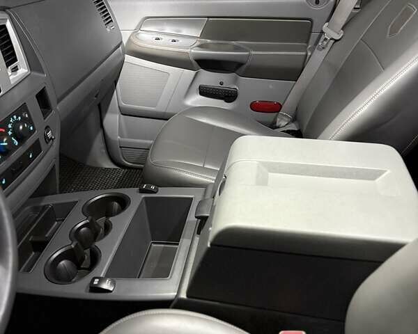 Додж RAM 1500 2007 в Киеве на Automoto.ua Черный Додж RAM 1500, объемом двигателя 5.65 л и пробегом 170 тыс. км за 29900 $, фото 16 на Automoto.ua