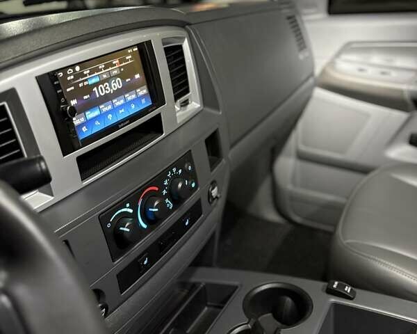 Додж RAM 1500 2007 в Киеве на Automoto.ua Черный Додж RAM 1500, объемом двигателя 5.65 л и пробегом 170 тыс. км за 29900 $, фото 19 на Automoto.ua