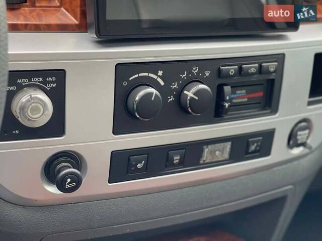 Чорний Додж RAM 1500, об'ємом двигуна 5.65 л та пробігом 241 тис. км за 14500 $, фото 15 на Automoto.ua