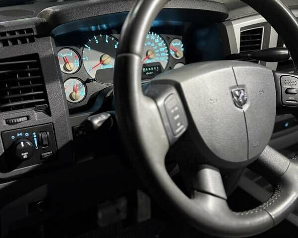Додж RAM 1500 2007 в Киеве на Automoto.ua Черный Додж RAM 1500, объемом двигателя 5.65 л и пробегом 170 тыс. км за 29900 $, фото 17 на Automoto.ua
