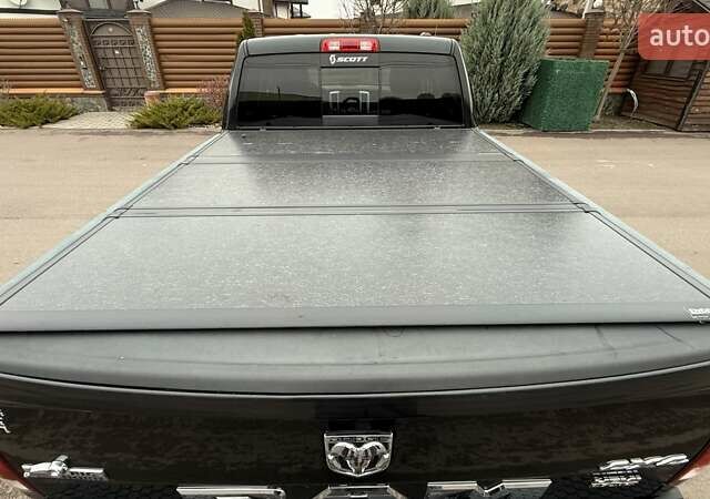 Чорний Додж RAM 1500, об'ємом двигуна 5.65 л та пробігом 166 тис. км за 16700 $, фото 92 на Automoto.ua