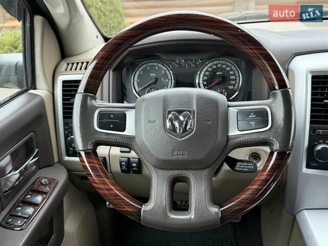 Чорний Додж RAM 1500, об'ємом двигуна 5.65 л та пробігом 166 тис. км за 16700 $, фото 81 на Automoto.ua