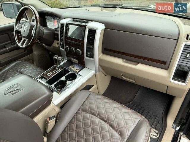 Чорний Додж RAM 1500, об'ємом двигуна 5.65 л та пробігом 166 тис. км за 16700 $, фото 72 на Automoto.ua