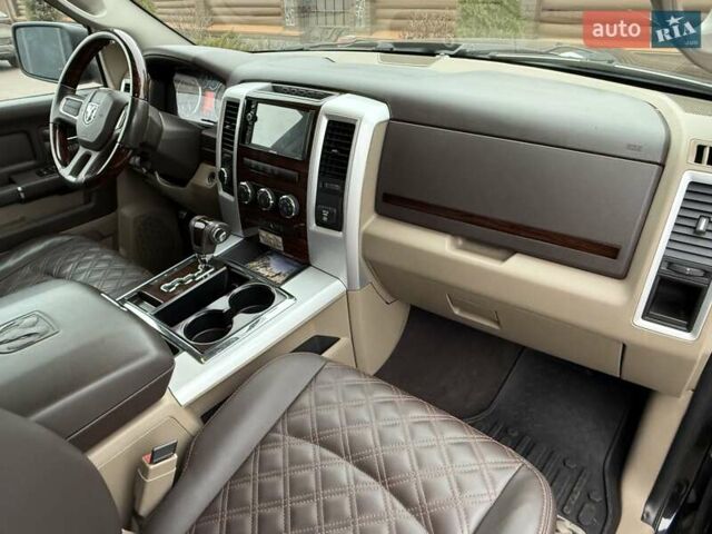 Чорний Додж RAM 1500, об'ємом двигуна 5.65 л та пробігом 166 тис. км за 16700 $, фото 73 на Automoto.ua