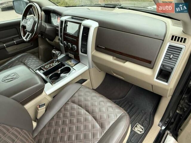 Чорний Додж RAM 1500, об'ємом двигуна 5.65 л та пробігом 166 тис. км за 16700 $, фото 70 на Automoto.ua