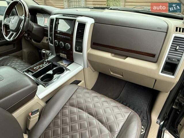 Чорний Додж RAM 1500, об'ємом двигуна 5.65 л та пробігом 166 тис. км за 16700 $, фото 74 на Automoto.ua