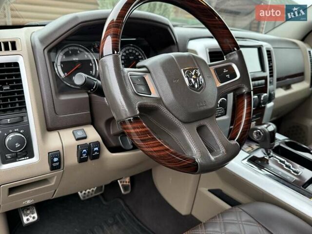 Чорний Додж RAM 1500, об'ємом двигуна 5.65 л та пробігом 166 тис. км за 16700 $, фото 62 на Automoto.ua