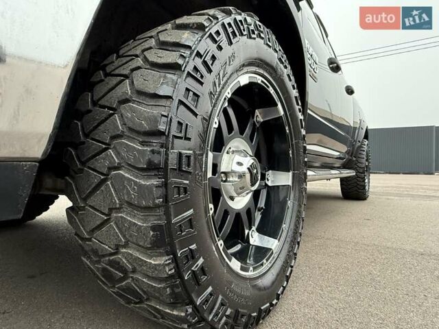 Чорний Додж RAM 1500, об'ємом двигуна 5.65 л та пробігом 166 тис. км за 16700 $, фото 87 на Automoto.ua