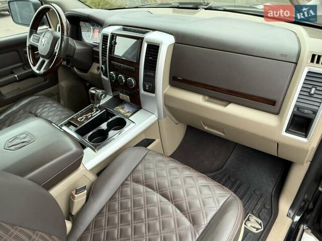 Чорний Додж RAM 1500, об'ємом двигуна 5.65 л та пробігом 166 тис. км за 16700 $, фото 71 на Automoto.ua