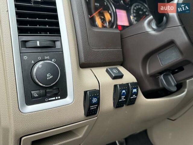 Чорний Додж RAM 1500, об'ємом двигуна 5.65 л та пробігом 166 тис. км за 16700 $, фото 63 на Automoto.ua