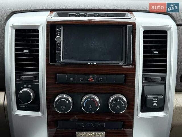 Чорний Додж RAM 1500, об'ємом двигуна 5.65 л та пробігом 166 тис. км за 16700 $, фото 82 на Automoto.ua