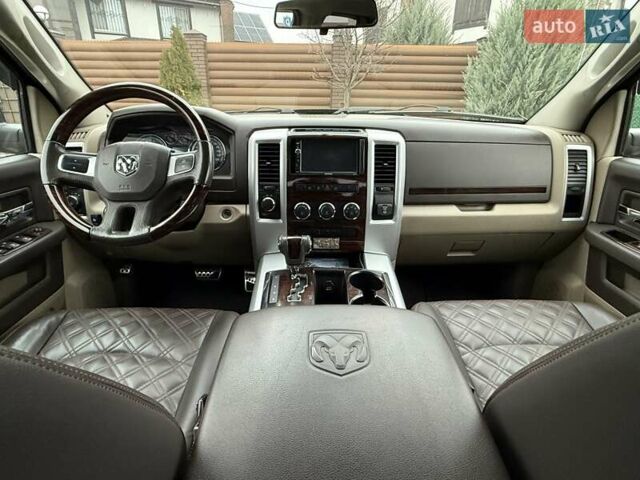 Чорний Додж RAM 1500, об'ємом двигуна 5.65 л та пробігом 166 тис. км за 16700 $, фото 79 на Automoto.ua