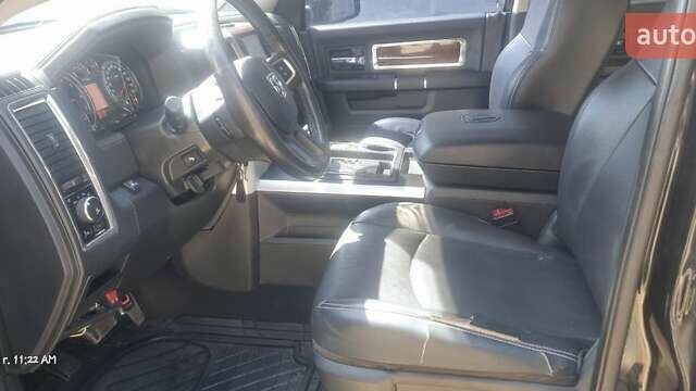 Черный Додж RAM 1500, объемом двигателя 5.65 л и пробегом 110 тыс. км за 18000 $, фото 10 на Automoto.ua