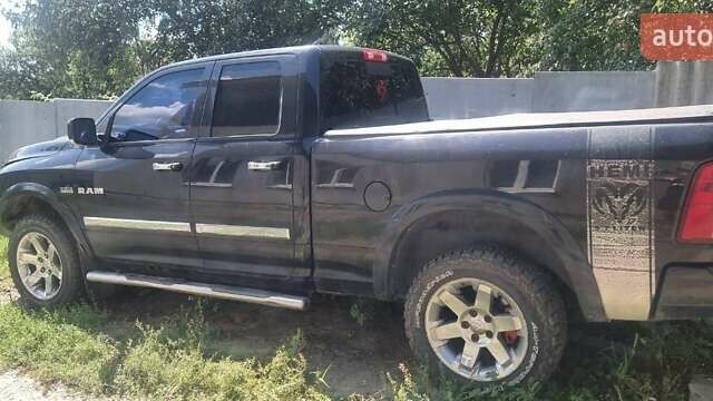 Черный Додж RAM 1500, объемом двигателя 5.65 л и пробегом 110 тыс. км за 18000 $, фото 6 на Automoto.ua