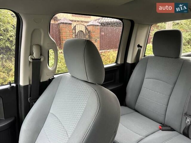 Додж RAM 1500 2016 в Белой Церкве на Automoto.ua Черный Додж RAM 1500, объемом двигателя 3.6 л и пробегом 115 тыс. км за 22500 $, фото 40 на Automoto.ua