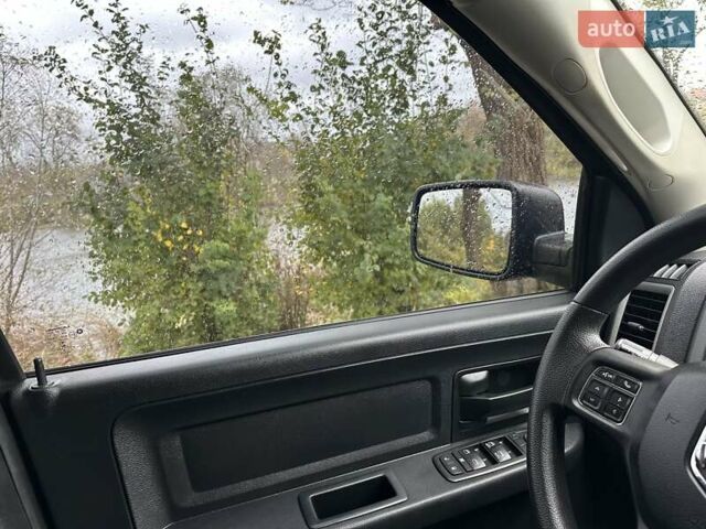 Додж RAM 1500 2016 в Белой Церкве на Automoto.ua Черный Додж RAM 1500, объемом двигателя 3.6 л и пробегом 115 тыс. км за 22500 $, фото 43 на Automoto.ua
