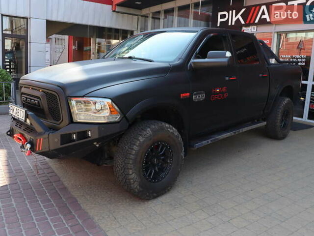 Черный Додж RAM 1500, объемом двигателя 5.7 л и пробегом 281 тыс. км за 39900 $, фото 1 на Automoto.ua