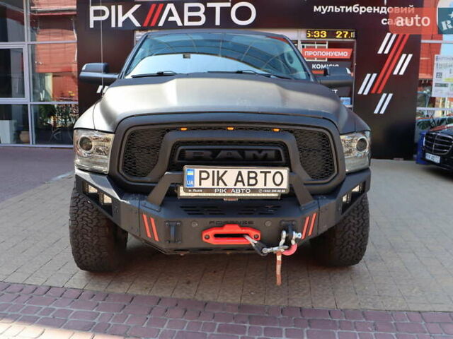 Черный Додж RAM 1500, объемом двигателя 5.7 л и пробегом 281 тыс. км за 39900 $, фото 7 на Automoto.ua