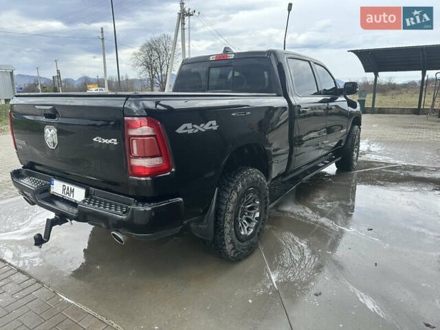 Черный Додж RAM 1500, объемом двигателя 5.7 л и пробегом 81 тыс. км за 50888 $, фото 3 на Automoto.ua