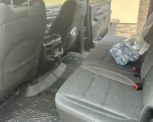 Черный Додж RAM 1500, объемом двигателя 5.7 л и пробегом 81 тыс. км за 50888 $, фото 20 на Automoto.ua