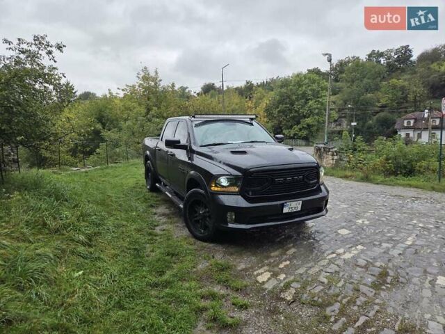 Черный Додж RAM 1500, объемом двигателя 5.65 л и пробегом 103 тыс. км за 43000 $, фото 18 на Automoto.ua