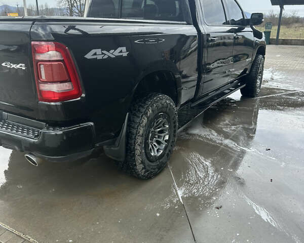 Черный Додж RAM 1500, объемом двигателя 5.7 л и пробегом 81 тыс. км за 50888 $, фото 8 на Automoto.ua