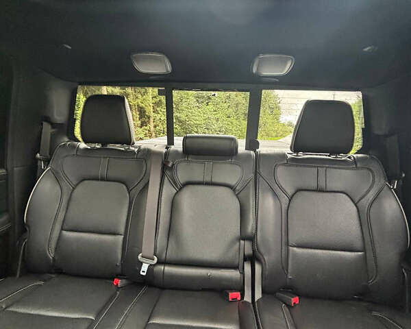 Черный Додж RAM 1500, объемом двигателя 5.65 л и пробегом 82 тыс. км за 46000 $, фото 14 на Automoto.ua