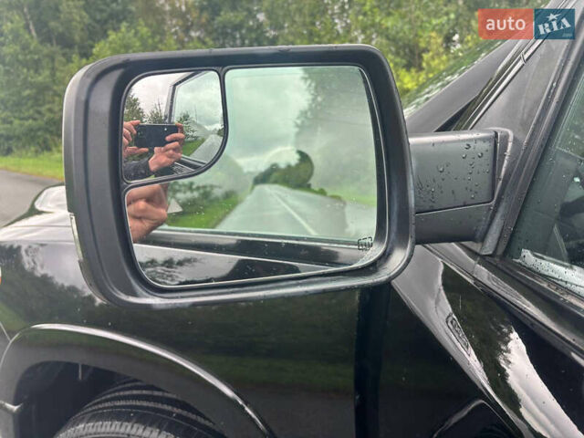 Черный Додж RAM 1500, объемом двигателя 5.65 л и пробегом 82 тыс. км за 46000 $, фото 8 на Automoto.ua