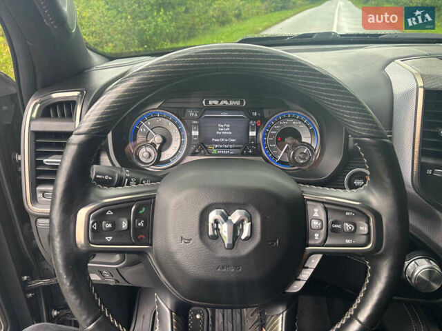 Черный Додж RAM 1500, объемом двигателя 5.65 л и пробегом 82 тыс. км за 46000 $, фото 10 на Automoto.ua