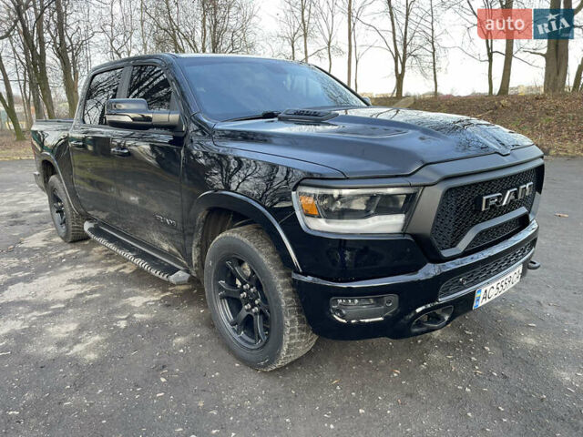 Черный Додж RAM 1500, объемом двигателя 5.7 л и пробегом 85 тыс. км за 46000 $, фото 6 на Automoto.ua